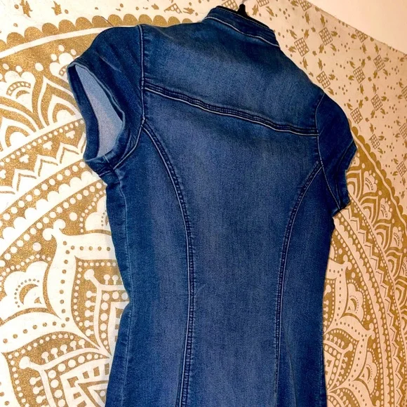 “GUESS” LADIES DARK WASHED ZIP-UP DENIM DRESS…SIZE XS (US) - Picture 6 of 8